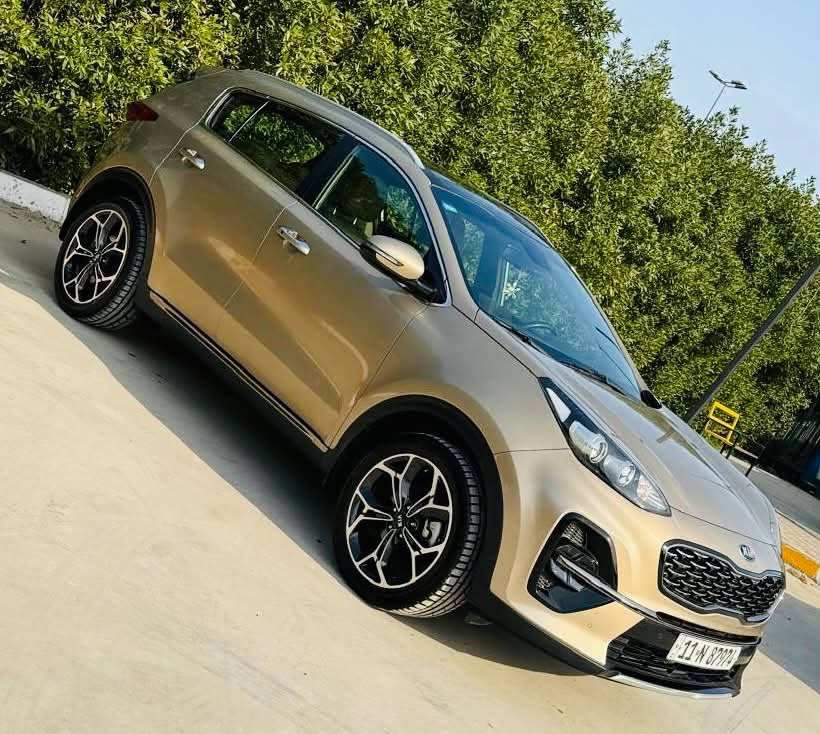 السلام عليكم
كيا سبورتج 2020 GT خليجي كفاله عامه 
موصفات سيارة معروفه تجي فول 1/1
ماشيه 40 الف 
سياره ضمان شركه دوولي 
مكاني بغداد *********** 
السعر 202 بيه شي بسيط
