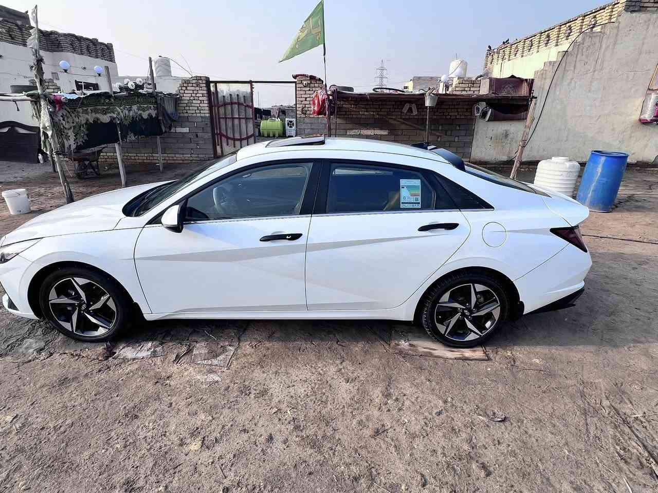 النترا 2022خليجي فول مواصفات رقم بقداد حرة باسمي بية صبغ خشم الجاملغ وربع البنيد طخة ستوتة بدون دواخل ماشية 138الف الاتصال على الرقم ***********        السعر 175$ والشراي يدلل  مكان السيارة الناصرية
