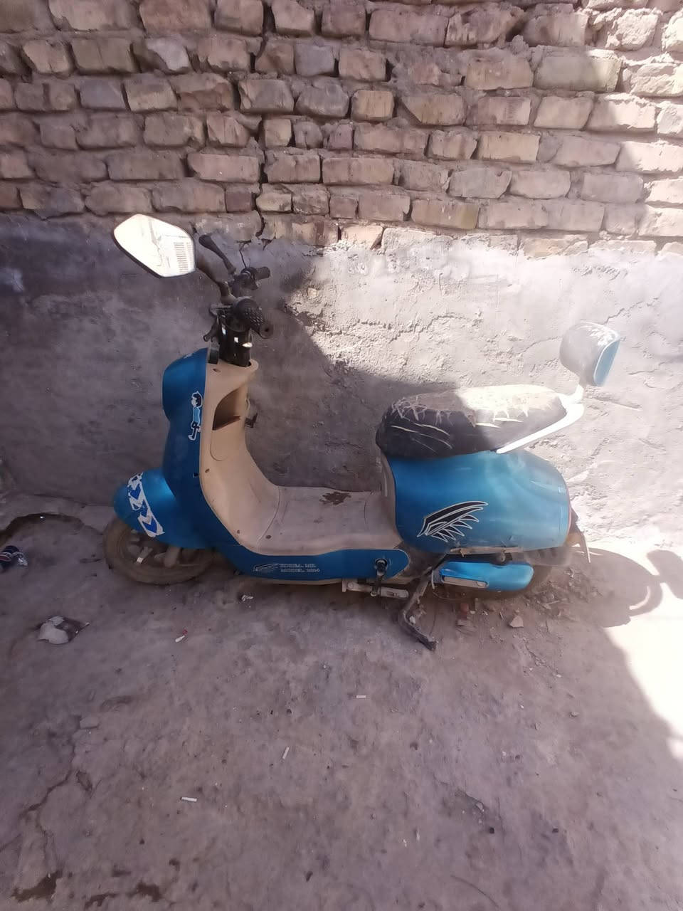 السلام عليكم ،
دراجه شحن للبيع نقص بطاريات ،السعر 300 وبيها مجال 
***********
