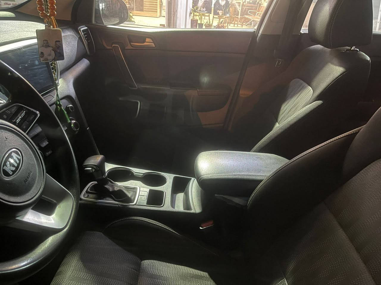 سبورتج ٢٠٢٠ لون اسود للبيع
اربع قطع صبغ حادث قطعتين وقطعتين صبغ فقط 

السعر١٥٨ وبي مجال بسيط 

المكان بغداد الحبيبية 
***********
***********
