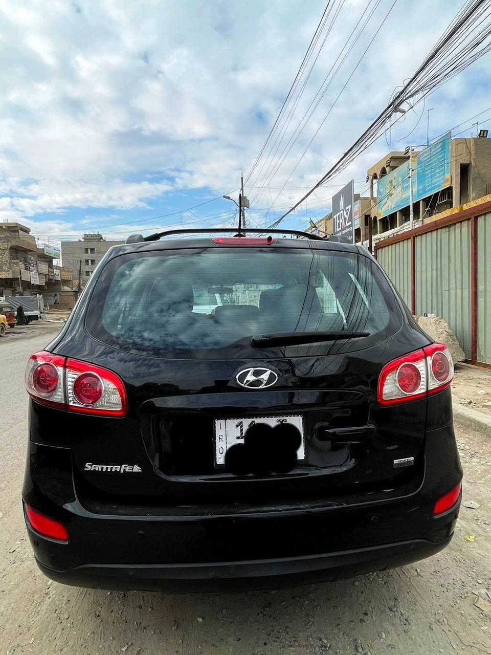 للبيع سنتافيا موديل 2012 وارد امريكي السياره كفاله من الضربه والصبغ والتبديل بيها طلقه بالبنيد ومصلح على كد المكان الباقي كفاله تبريد ثلج تخم تاير جديد محرك 2400 دوش السياره جاهزه مابيها اي نقص رقم بغداد الجديد بأسمي تحويل مباشر 
السعر 130 وبيها مجال 
للأستفسار ***********
عنوان بغداد
