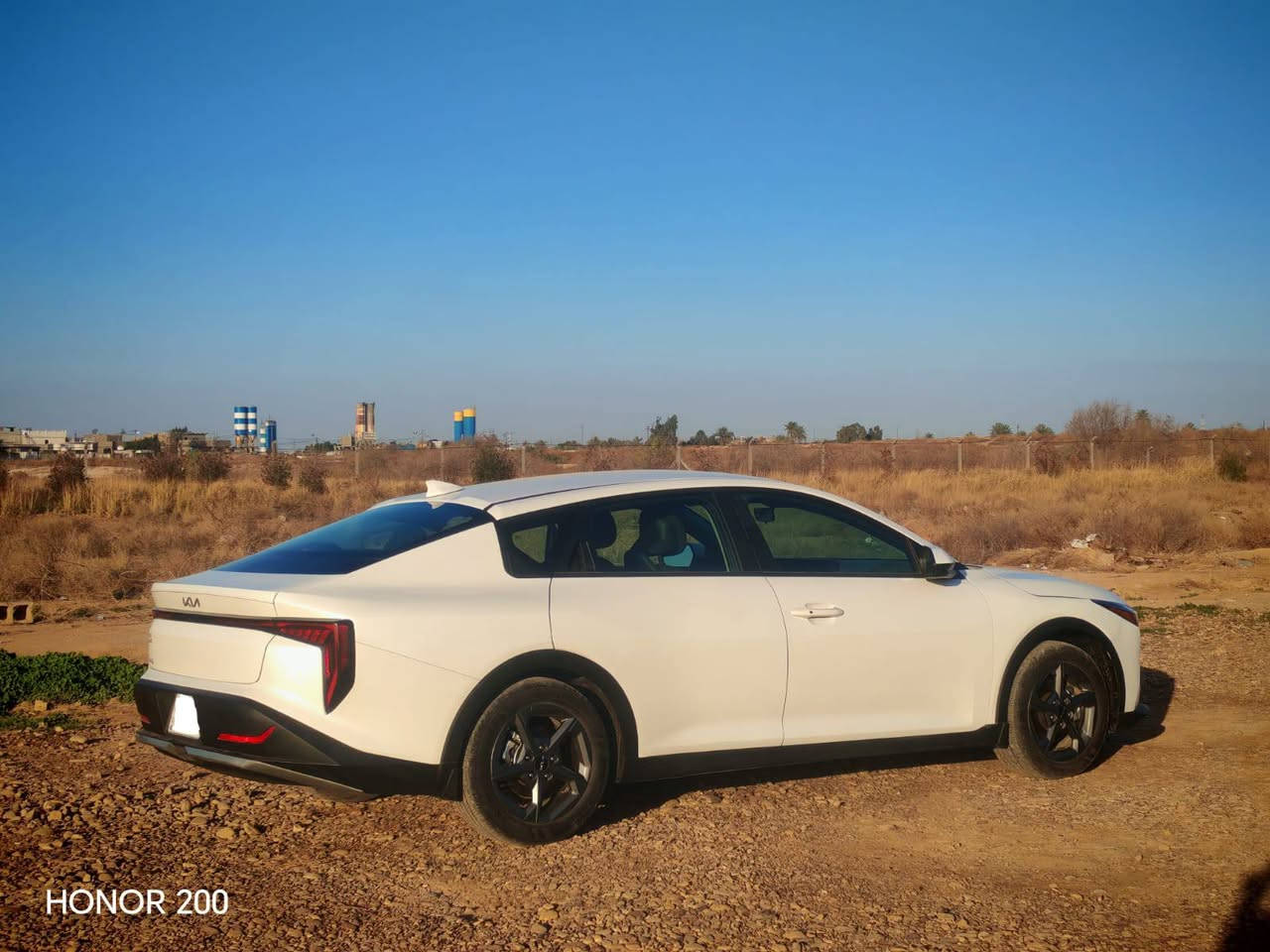 السلام عليكم k4 موديل 2025 وارد أمريكي حادث مرفق مع المنشور التواصل على الرقم ***********
