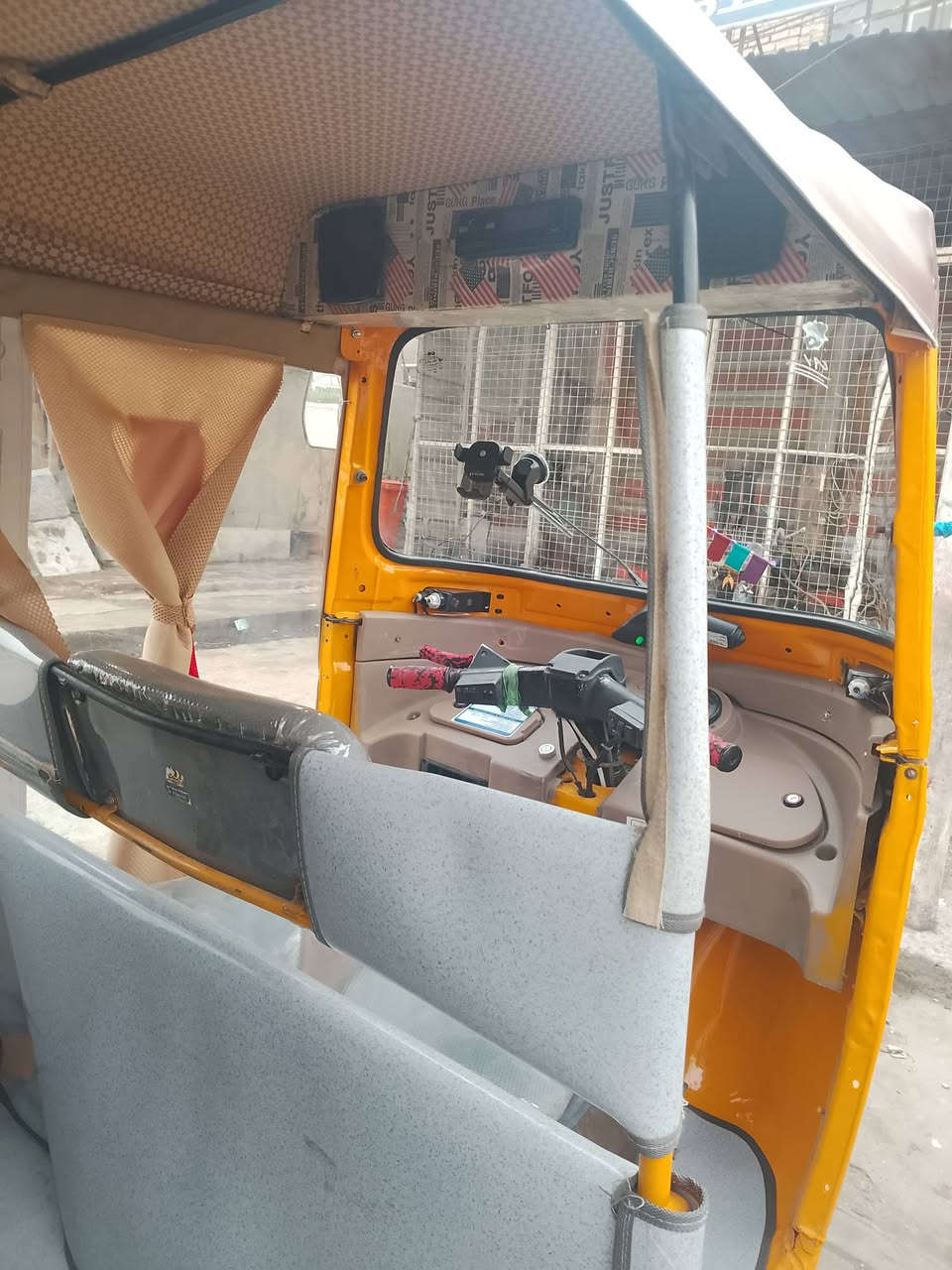 السلام عليكم مكلف بلنشر تكتك 2018 شهر 10, رقم وسنويه تحويل ثاني يوم مصبوغه عام للجماليه تخم تاير جبلي دوشمه كوستر كاعيات مكينتهه لاتنقيص لاتبخير  مكاني بغداد مامتواجد عل الفيس اتصال ***********, تكتك حلوه مال عيشه
