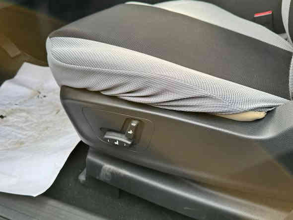 شوفرليت كابتيفيا 2024 زيرو   خليجي ضمان شركه المنصور مرقم بغداد 
مواصفات برمير فول 
محرك ١٥٠٠ 
بصمه و تشغيل عن بعد 
بانوراما 
لايت ليد 
كامره 360 بالمري و امامي و خلفي 
ويل كروم 
سبعه راكب تبريد مركزي 
شاشه كبيره 
هاند بريك بصمه و اتو هولد 

السعر  رقم 1 رد تلقائي

الاتصال ***********
***********
