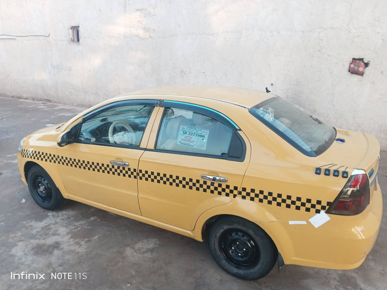 السلام عليكم افيو للبيع مديل 13 مكينه وكير وحداديه وكرهبايات تخم تاير كله جديد سنويه صارله شهر من صقطت السياره خليجيه رقم نجف مداور ثاني يوم رقم دولي جديد السياره بيه طخه موضحه بل صوره كير اوتماتيك جاهزه من كلشي سعره 58 مكان السياره الدوانيه غماس مراوس اراوس حسب القناعه *********** بي واتساب
