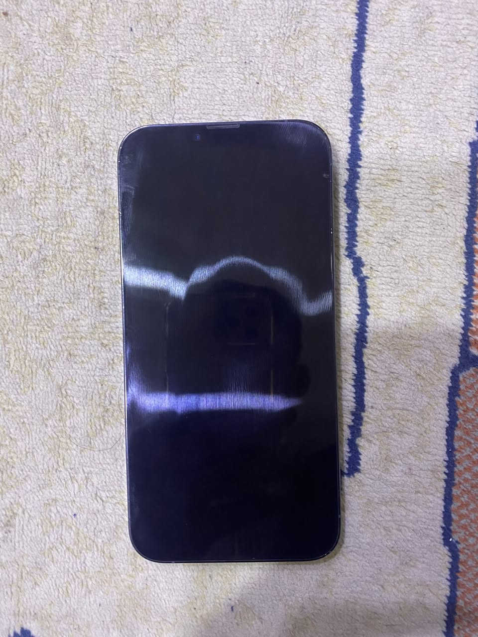 13 برو ماكس
بطاريه ٨٢ بلادي 
نموذج m
كفاله عامه برغي ممفتوح بي 256 ذاكره 
سعره 700 وبي مجال ***********
