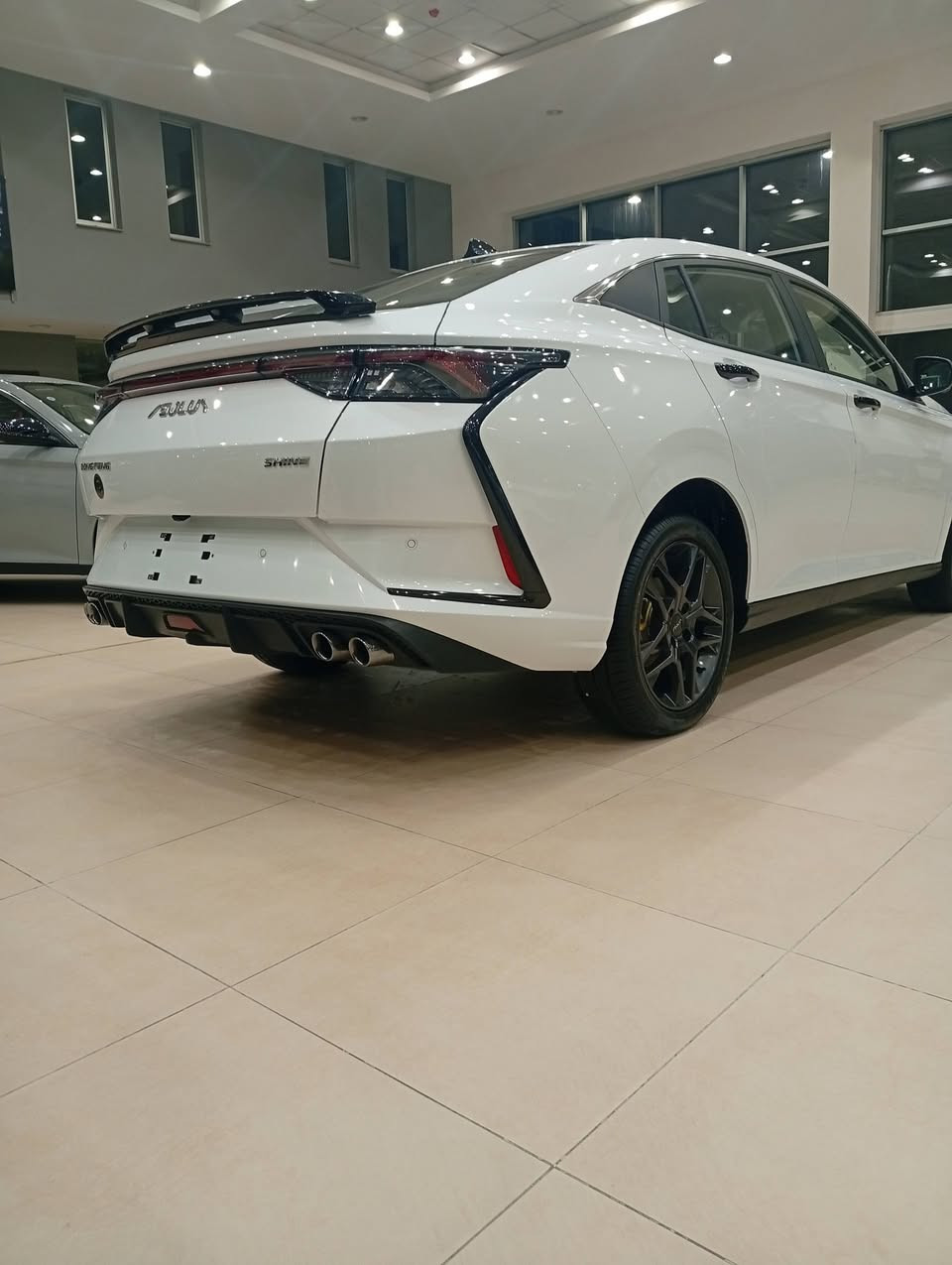 السلام عليكم 
تحية طيبة 
Dong Feng 
Shine A30
فئة E3
محرك نيسان سني 1500cc توربو يولد 197 حصان 
مواصفات السيارة 
قطعتين تبريد
لايت زينون 
مري شفط
إشارة تنبيه بالمرآة 
كاميرات 4 تغطي 360° درجة 
سستم صوت 🎧
شاشة وسطية لعرض المواصفات ناقل الحركة اليدوي 6 سرعات DCT
ضمان وكالة ليث العبيدي 
لمدة 6 سنوات او 200 ألف كيلو متر 
 

 اللوحات اربيل
رقم الهاتف ***********
