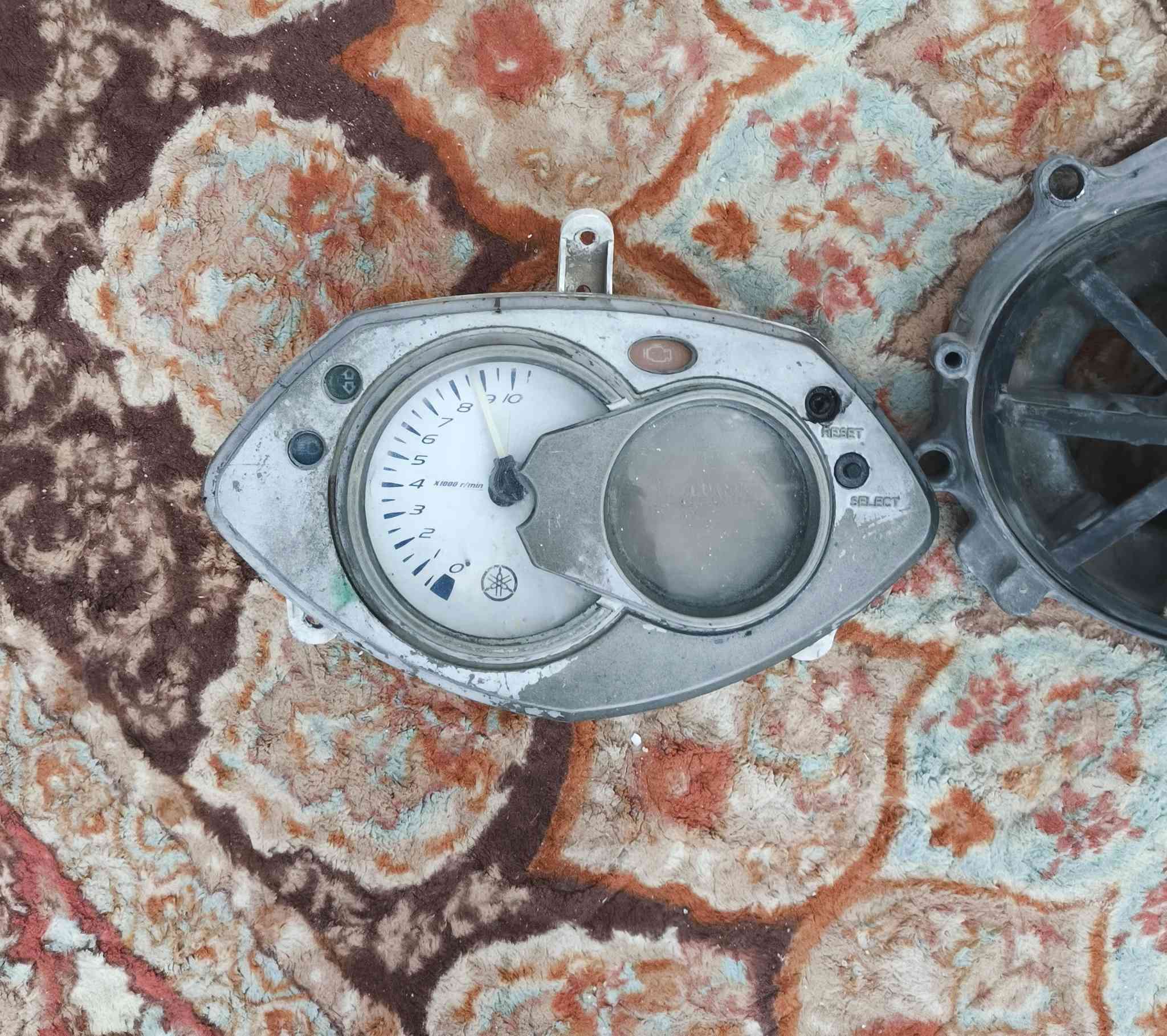 السلام عليكم 
غراض سكنس فحل نوزل 
1/دشبول عاطل يتصلح 
2/قبق هندر نضيف 
ب30
 مكاني ديالى بعقوبة ***********
