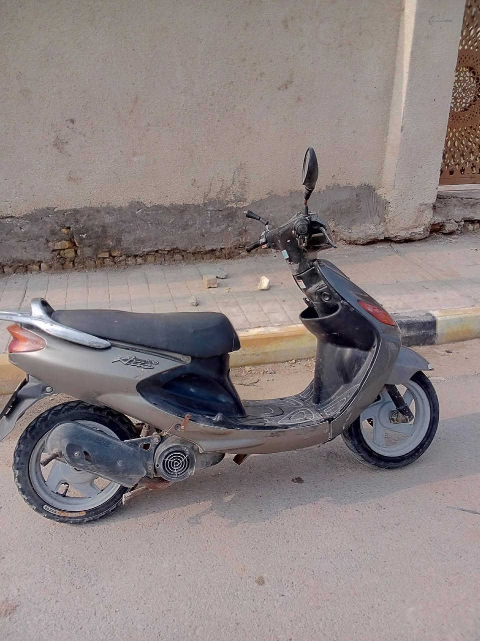 سلام عليكم دراجه اكزز ياباني نضيفه وجاهزه لايت بك لايت اشاير هورن كله شغاله السعر 275وبيه مجال المكان واسط الاحرار الاتصال على الرقم ***********

