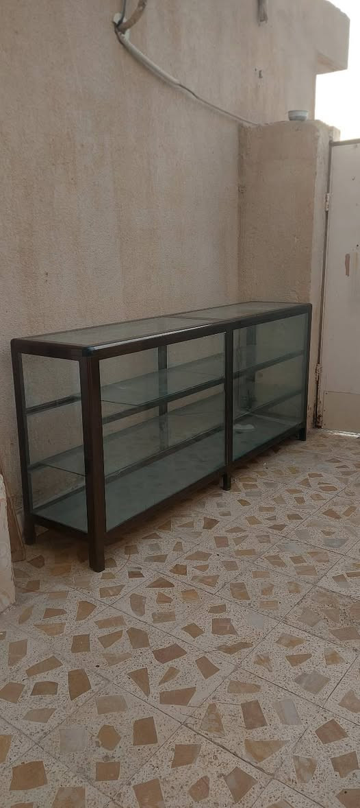 عارضه المنيوم البيع 
4 رفوف 
*********** واتساب ونتصال
