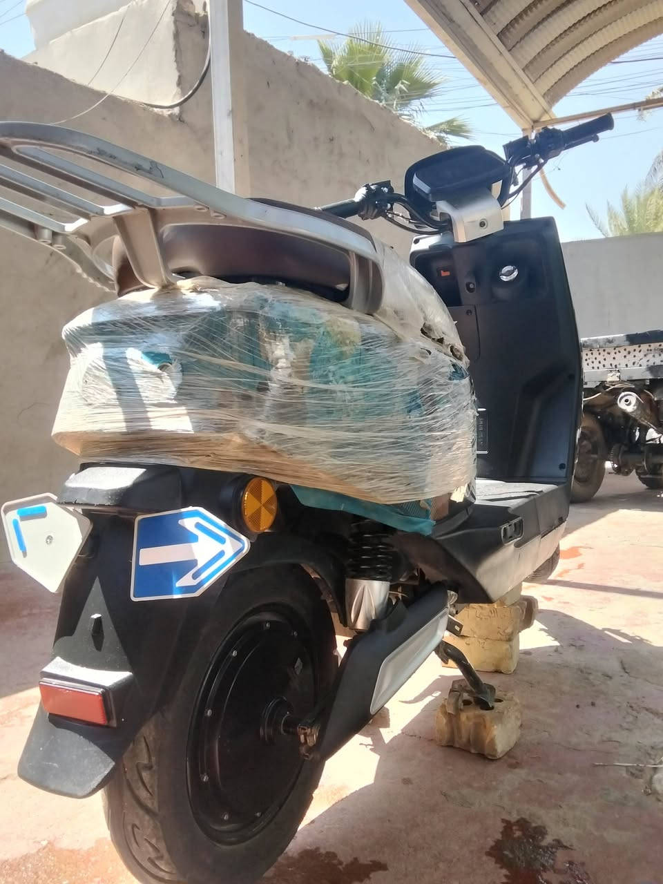سلام عليكم دراجة شحن 318 الشكل الجديد 2026
ملف2000
6بطاريات
72فولت
بريك دسك امامي خلفي
سرعة99 اربع نمر
سويجات 2 بصمات2 كارتات2 وبيهة صندوك خلفي هم موجود
(ملاحظة) نقص جاملغ امامي فقط 
دراجة غير من الله 
سعر مليون وبيهة مجال (ستفسار خاص)


**إذا كنت صاحب هذا الإعلان وتريد حذفه لأي سبب، رجاءا أرسل رسالة إلى الدعم الفني**