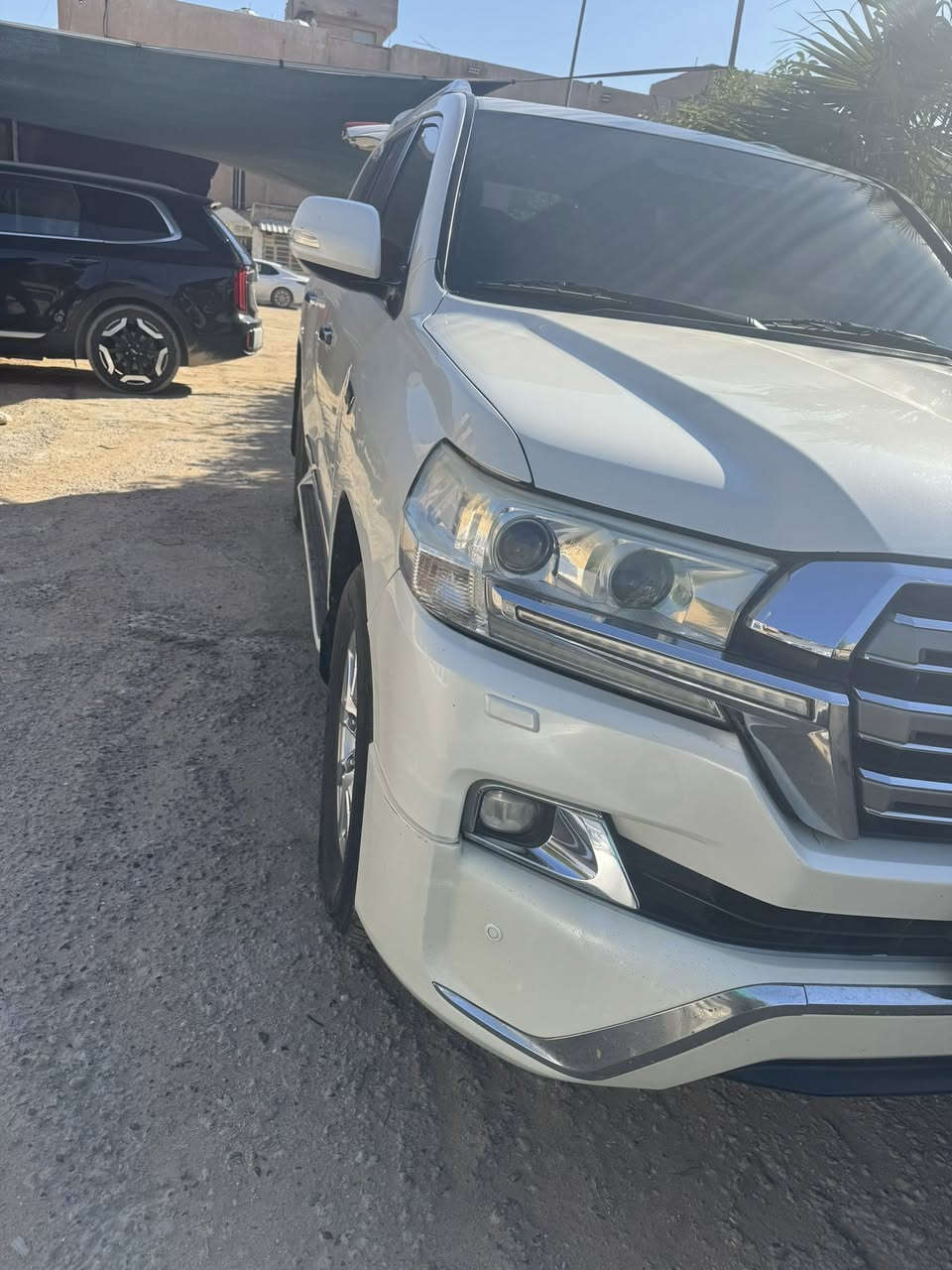 لاندكروز 2017
سياره حلوه بيه بارد وشغلات بسيطه 
الاستفسار 
***********
