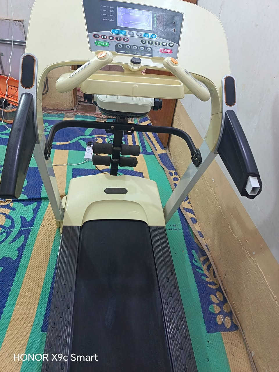 جهاز جري جديد استخدام قليل السعر ٣٥٠ وبي مجال قليل


**إذا كنت صاحب هذا الإعلان وتريد حذفه لأي سبب، رجاءا أرسل رسالة إلى الدعم الفني**