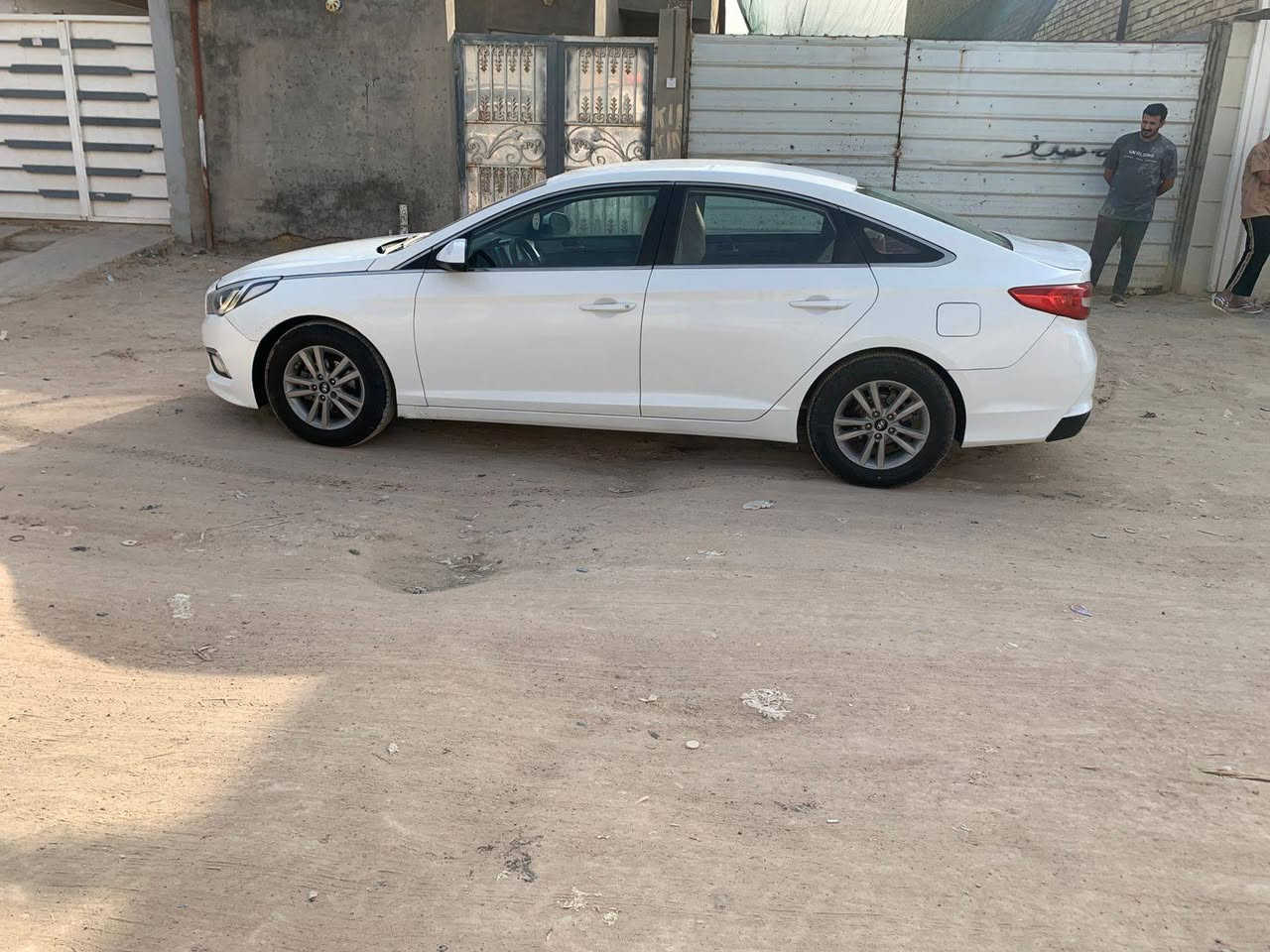 للبيع سوناتا ٢٠١٧ وارد كوري غاز فقط
رقم بغداد انكليزي تحويل مباشر 
السياره جاهزه مال جناي كير ومكينه وحداديه وتبريد وتخم تاير شرط بيها قطعتين تبديل وبيها صبغ عام لغرض توحيد الون ول صور بل منشور قبل الصبغ 
السعر 88 وبيها مجال
مكان السياره النجف 

‭٠٧٨٧ ٥٠٣ ١٥٧٧‬
