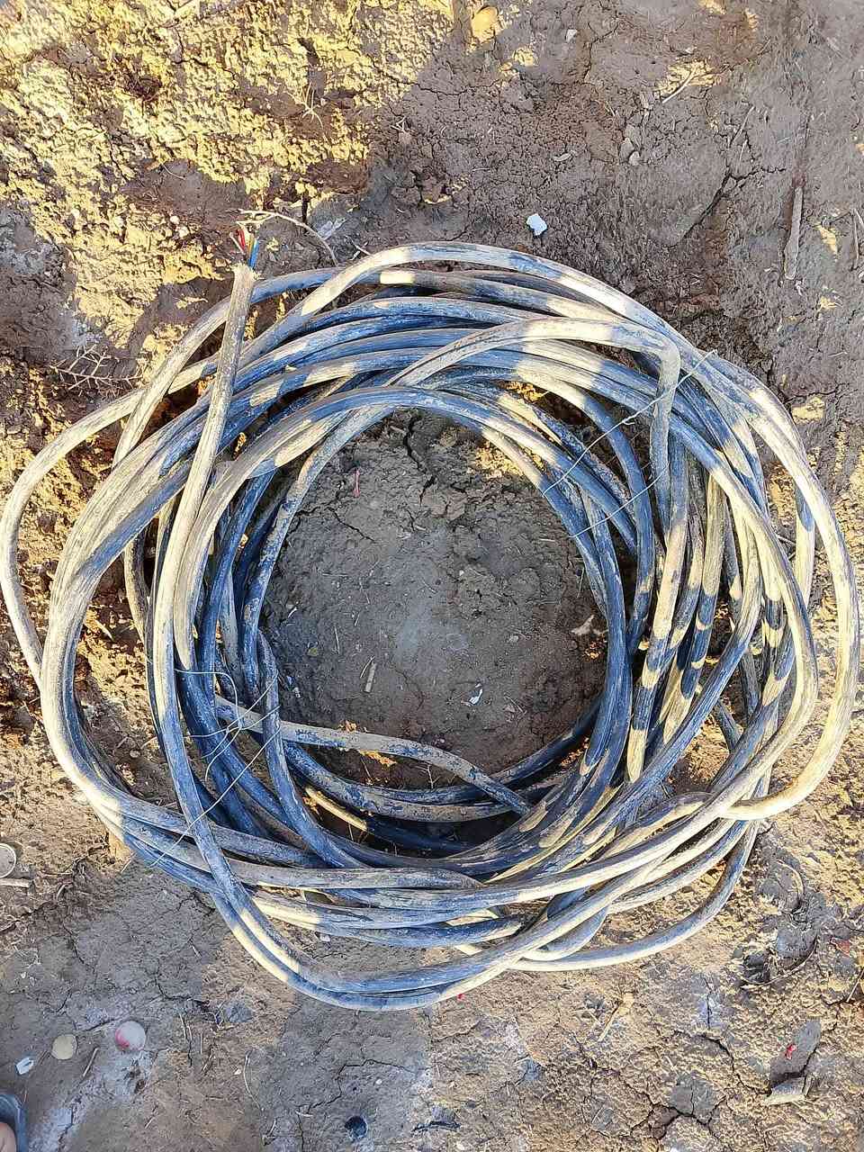 كيبل سيمنز 2ونص 32متر4خطوط ***********
