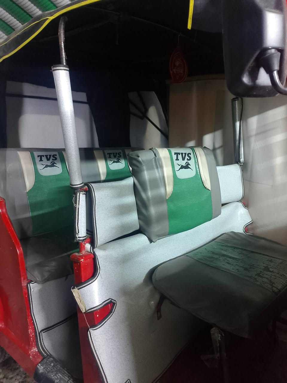 سلام عليكم تكتك تيفياس للبيع موديل 18 مكينه 21 رقم وسنويه انكليزي مصبوغه عام السعر 4600 وبيها مجال حك الجيه باقي التفاصيل اتصل وبلخدمه ***********
