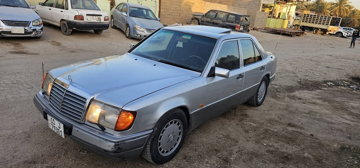 سلام عليكم مارسيدس دب 300 موديل 1990 مكينه بلادي قبق اسود قواعد دبل بلاديات سياره جاهزه كل نقص مابيه السعر 77 وبيه مجال مكان السياره كربلاء للاتصال ***********
