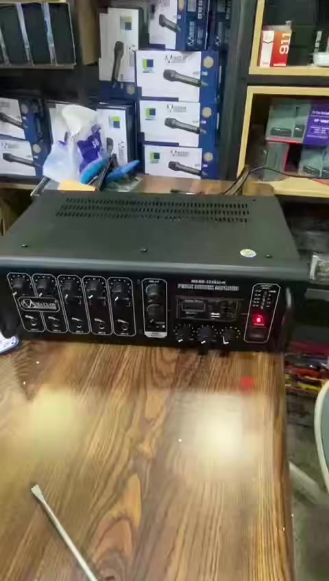 تجربة جهاز مكبر صوت نوع ماكس اون MAXX-ONبقدرة ١٢٥ واط  ينفع ان يكون للاحهزة الداخلية للمساجد والمدارس والقاعات الدراسية
الجهاز يحتوي على صدى وفلاش USB ورام واوكس  
بغداد - حي الجامعة قرب النفق 
***********
