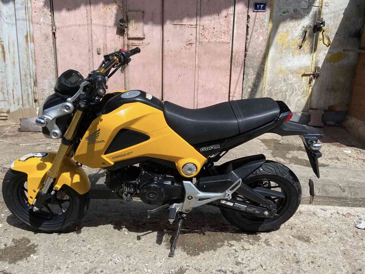 سلام عليكم  هوندا كروم للبيع كير عادي ٤نمر موديل ٢٠١٦ استان كهرباء زوج تايرات جدد مكاني بغداد صالحيه لشراي يتصل على هذا رقم ***********
