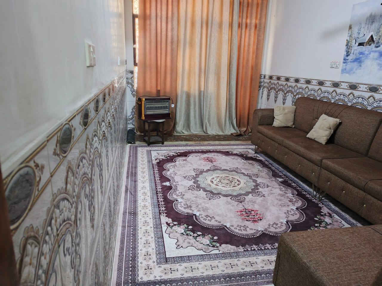 بيت للبيع في منطقة الشعب شارع عدن مقابل جامع الشروفي المساحة 90 متر الواجهة 4ونص و النزال 20
الطابق الأول غرفة و استقبال و حولي و خدمات و الطابق الثاني غرفتين نوم و خدمات و وسطحين مستقلات و بيتونة
للاستفسار رقم الهاتف
*********** واتساب
