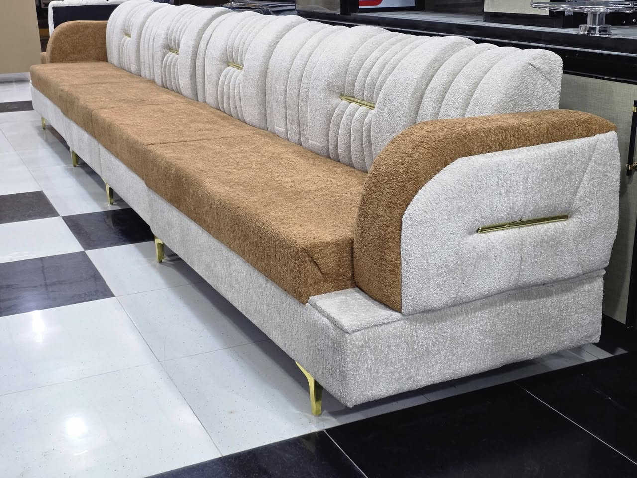 👈معرض ابو فواز للاثاث المنزلي الجمله والمفرد👉
ديوان شغل عراقي احطاطه 7متر 11 مقعد خشب بلوك اسود ١٨ ملم سفنج ١٠ سم قماش خاولي بوهيمي رجلين حديد ثقيل ضمان العمل 5 سنه بسعار مناسبه 🌹 زورونا تجدون كل ماهوه جديد 

#ملاحضه_متوفر_جمله_لصحاب_المحلات 

 العنوان تكريت شارع الزهور مقابل كليه تربيه البنات مجاور الناصر مول الاستفسار والاتصال بل ***********
***********اتصال
***********واتساب فقط
