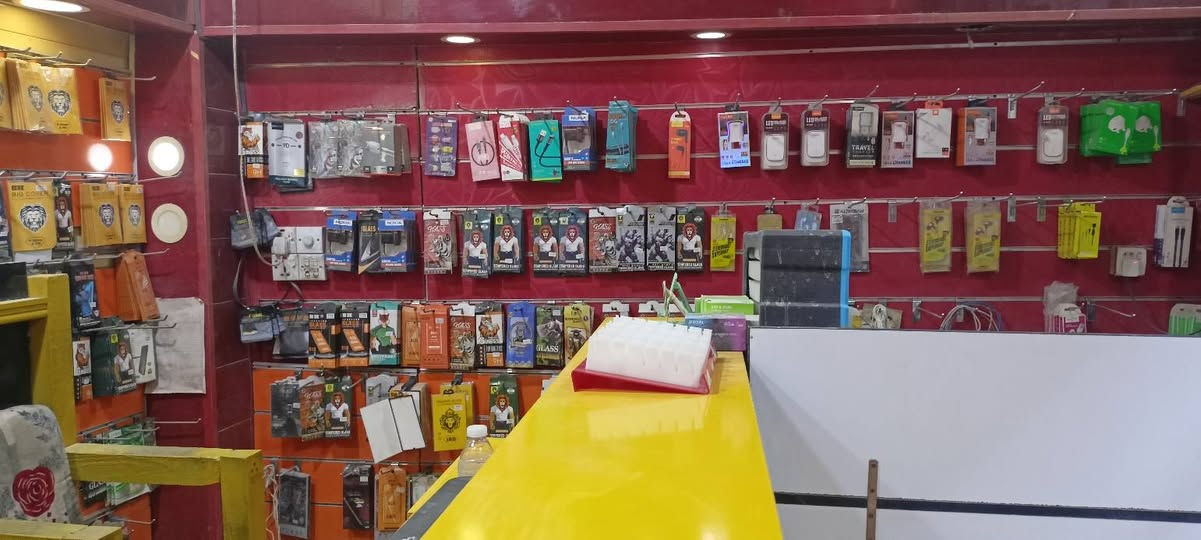 محل موبايلات للبيع في حي الرحمة شارع 20
المحل قديم صار له اكثر من 13 سنة سبب البيع عدم التفرغ لأن عندي عمل آخر المحل شغال والموقع ممتاز المحل يحتاج له مسواك وتشتغل مباشرتا بيع وشراء وصيانة موبايل التفاصيل أكثر الاتصال على الرقم ***********
اني مكلف بالنشر
