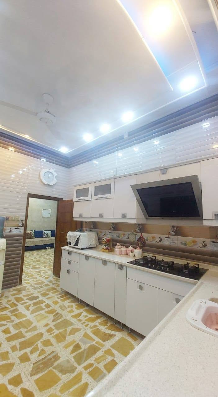 بيت ١٥٠ متر
٧ونص × ٢٠

عكادة بس اكو رباط صب

بناء ٢٠١٤ وتحدث ب ٢٠٢١

الطابق الاول غرفتين وصالة ومطبخ واستقبال وخدمات

الطابق الثاني ثلاث غرف نوم وخدمات

القطاع الفرع الي مقابل مركز شرطة الصدر ثالث بيت ع يمنة
للأستفسار ***********
