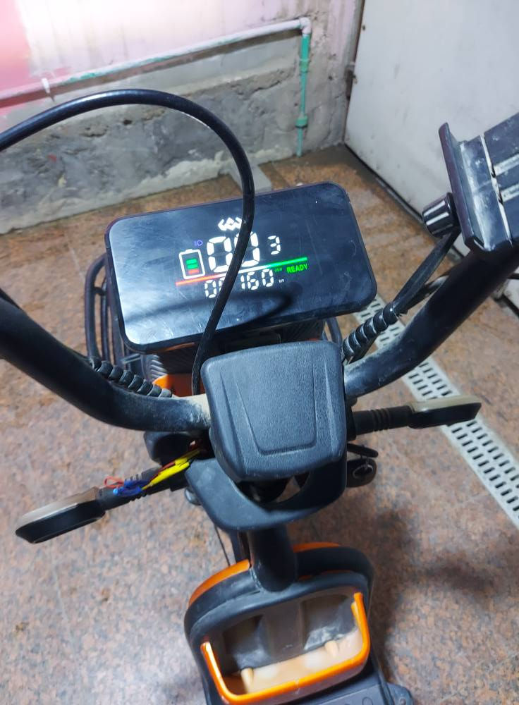 اولآ // اخي العويز لا تراسل شراي اتصل وبالخدمه 
ثانيآ //اقرأ الأعلان كامل حتى يصير واضح قبل الاتصال 
دراجه شحن حجم عشرين نوع حيدر النيار ماركة وينلي خمس بطاريات شغاله وشرط الفحص السعر 300 الف وبيه مجال قليل للإستفسار الإتصال فقط على الرقم ***********
الرقم بي وات ساب وموجود بالصور رجاءآ 
تشوف السعر غالي اعبر المنشور وربي يرزق الجميع البصرة, العراق
