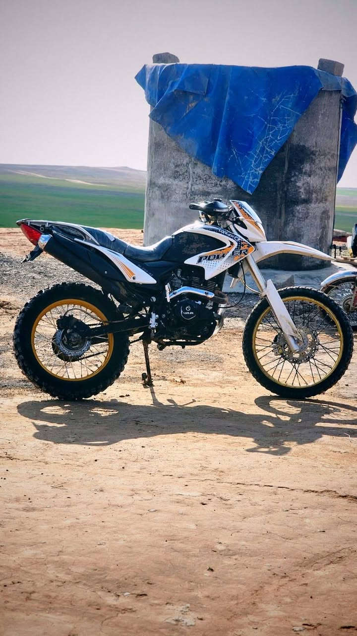 للبيع قفاز سولنك 20 محرك شرط مامفتوح كهربأيات كلها شغاله بريكيات ثنيهن شغالات نضافه شوف العين السعر 600اوبي مجال للتواصل ***********ملاحضه الويل الكدام بي عواج خفيف
