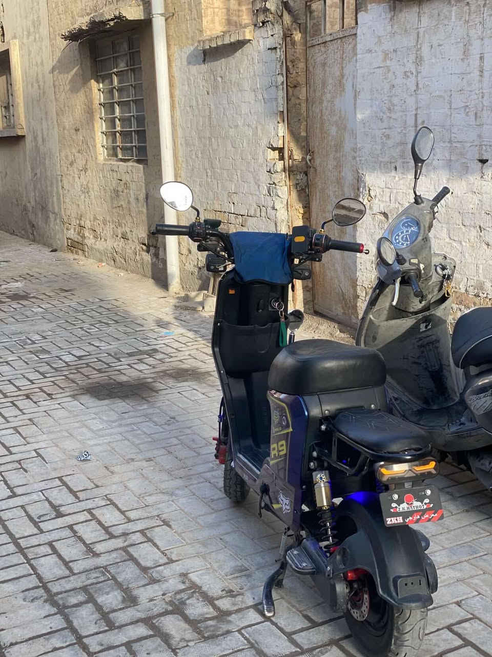 دراجه r9 للبيع !!
كلشي ما بيه 🔥
أي ضرر ما بيه 👍🏼
سرعه 75 حقيقي ✈️🔥
بطاريات قبل شهرين بدلتهن جدد 🔥
5 الكبار ✈️🔥
تايرات جدد 🤩
4 سرع ✈️🔥
نضافه 100/99 🤩🔥
لايت زنون 🧐🔥
سماعات الكبار صوت فول 🔊🔥
بيه نضام ال R البك 🤩
كلشي شغال بيه 🔥
التجوه موجوده اني شايله 👍🏼🔥
بايدرات بعدني ما فاتحهن 🔥🤩
مرايات رياضي 🤩
الدراجه أي نقص ما بيه وهاي نضافته بل فديو 🔥🔥
دبلات رياضي ✈️🤩
شاحنه اصليه 🔥
السعر 400 وبيه مجال 🔥🔥🔥
مكان بغداد 📍
خاص موجود 👍🏼


**إذا كنت صاحب هذا الإعلان وتريد حذفه لأي سبب، رجاءا أرسل رسالة إلى الدعم الفني**