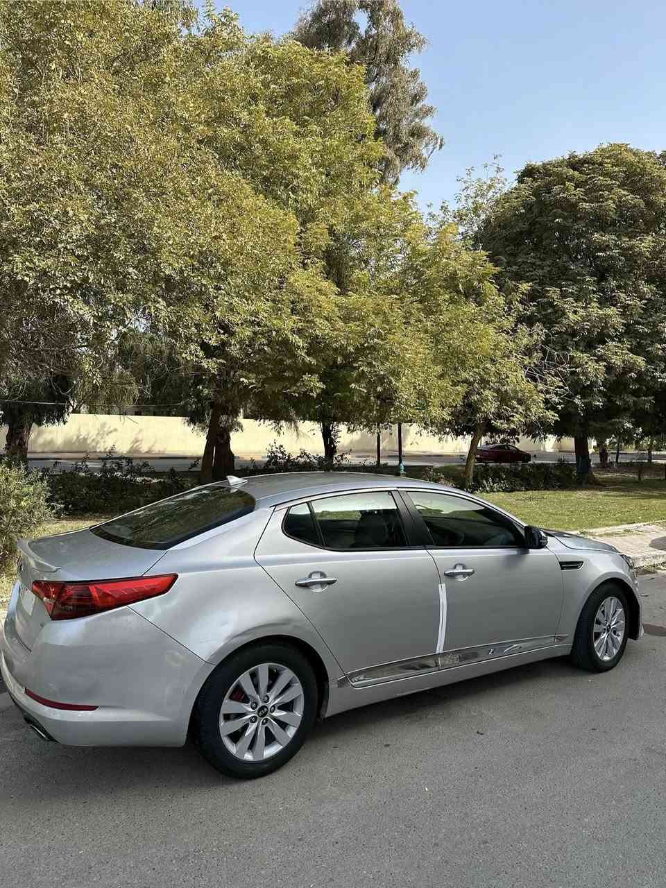 للبيع فقط كيا أوبتما 2012 رقم بغداد سنوية لل2030 بأسمي تحويل ثاني يوم 

بيهة صبغ 4 قطع شرط بدون دواخل مكفولة 

ماشية 82 الف حقييقي 

مكينة 2400 مكفولة ممفتوحة 

كير مكفول 

مواصفات النص فول 

تحكمات ستيرن  مثبت سرعة سنتر لوك نظام eco   مخارج Usb  داخل رصاصي اشاير بل مري 

تخم تاير جديد باتري جديد صدر امامي 90‎%‎ الخلفي 90‎%‎ 

تبريد ثلج + تدفئة شغالة 

مكاني بغداد حي الااعلام 

***********

سعرهة 108 وبيهة مجال حك الجية
