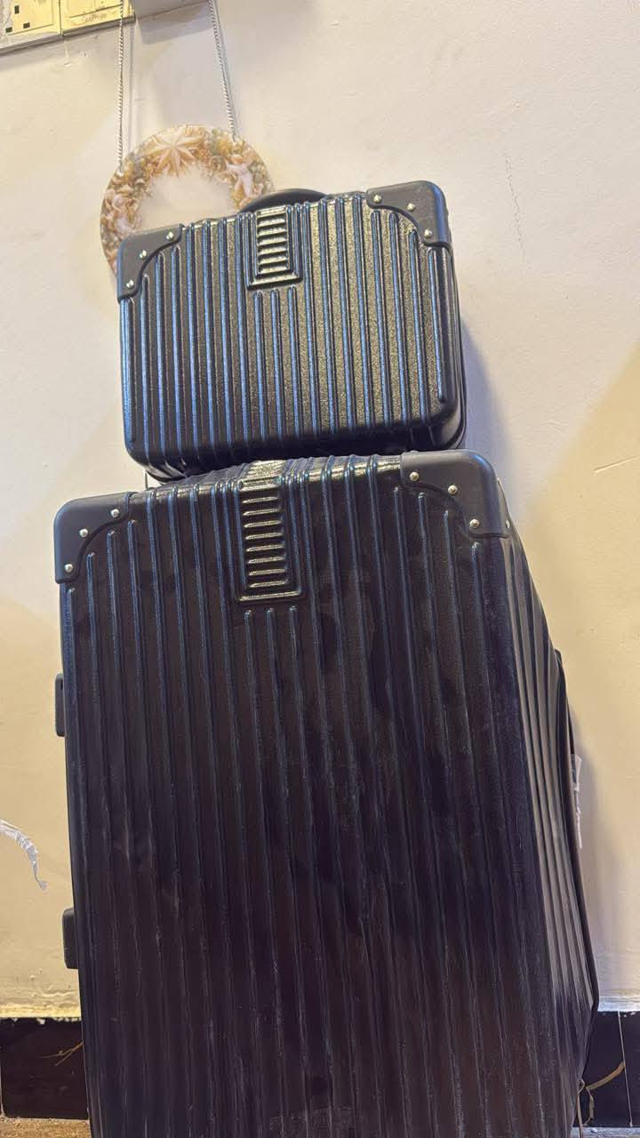 اطوني سعر بيهن
بيها ضرر بسيط ماماثر عليها 
جديده كلش حلوه تجي قطعتين


**إذا كنت صاحب هذا الإعلان وتريد حذفه لأي سبب، رجاءا أرسل رسالة إلى الدعم الفني**