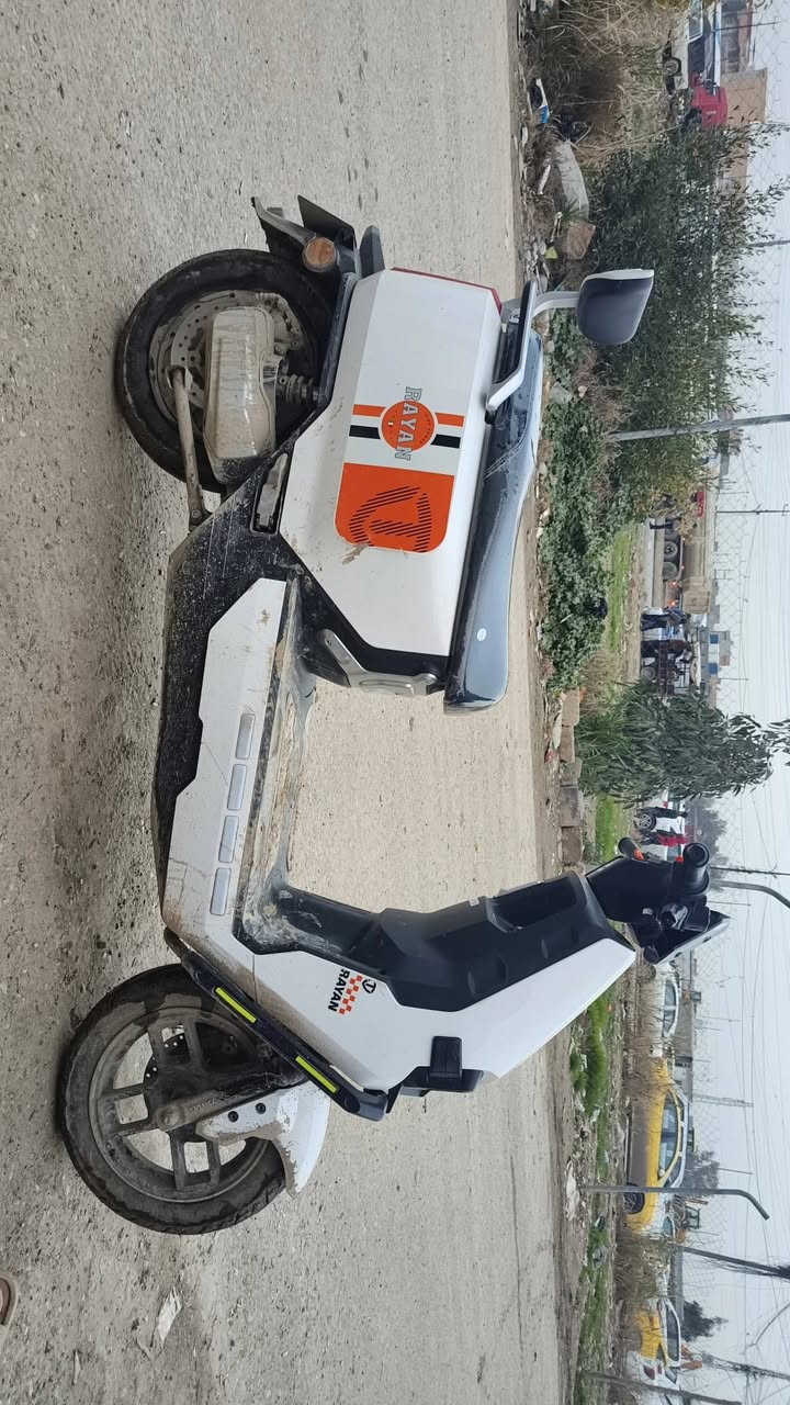 ماطور شحن ال ريان
فقط فطر يم الازكه 
البطاريات والعقل شرط
المكان موصل الايسر حي الانتصار
*********** واتساب متوفر 
الاسعر ٩٠٠ وبي مجال
