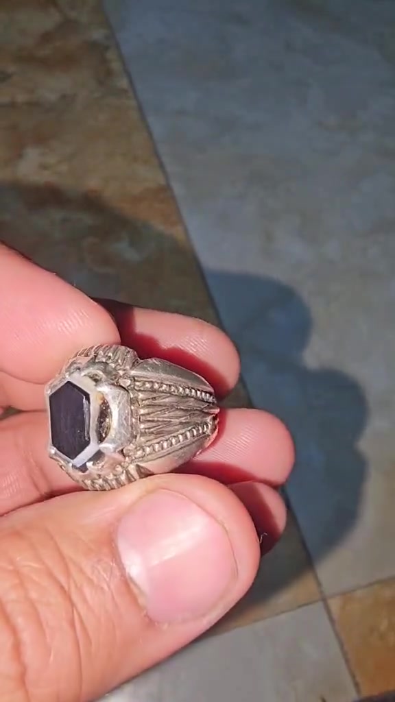 جزعه كوفيه  صياغة علي بمبع 
البيع بربع السعر 200 دولار سعر نهائي 
بسبب الضرر الي بطارف الحجر..قياس 22


**إذا كنت صاحب هذا الإعلان وتريد حذفه لأي سبب، رجاءا أرسل رسالة إلى الدعم الفني**