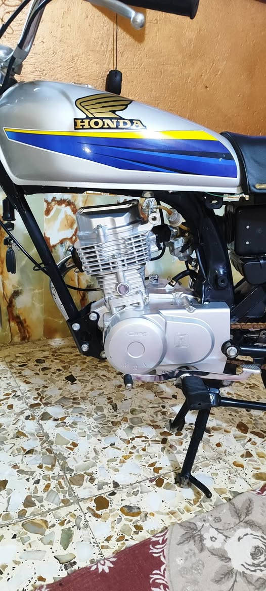 سلام عليكم
للبيع شلامجه  كله جديد 
كله اصلي برغي تجاري ما بيه 
شاصي من ذني الجدد لا رقم شاصي ولا بليته بلاد صبغ شركه 

بدون 

بدون 

ناصريه مركز سعر خاص هذا رقمي ***********
بخدمت الشراي
