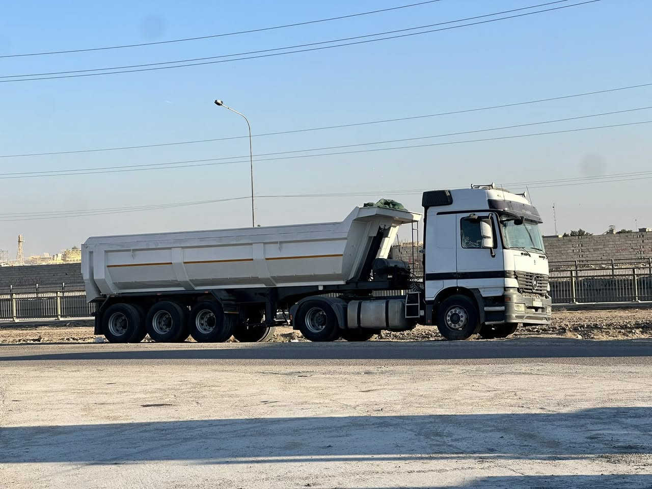 السلام عليكم اكتروز شمعه 2002 مربوطه نساف  ثلاث لوحات 26 متر جاهزه للشغل رقم سليمانيه باسمي ثاني يوم تحويل سنويه 2030
السياره خير من الله  السعر 330 وات ساب ***********
