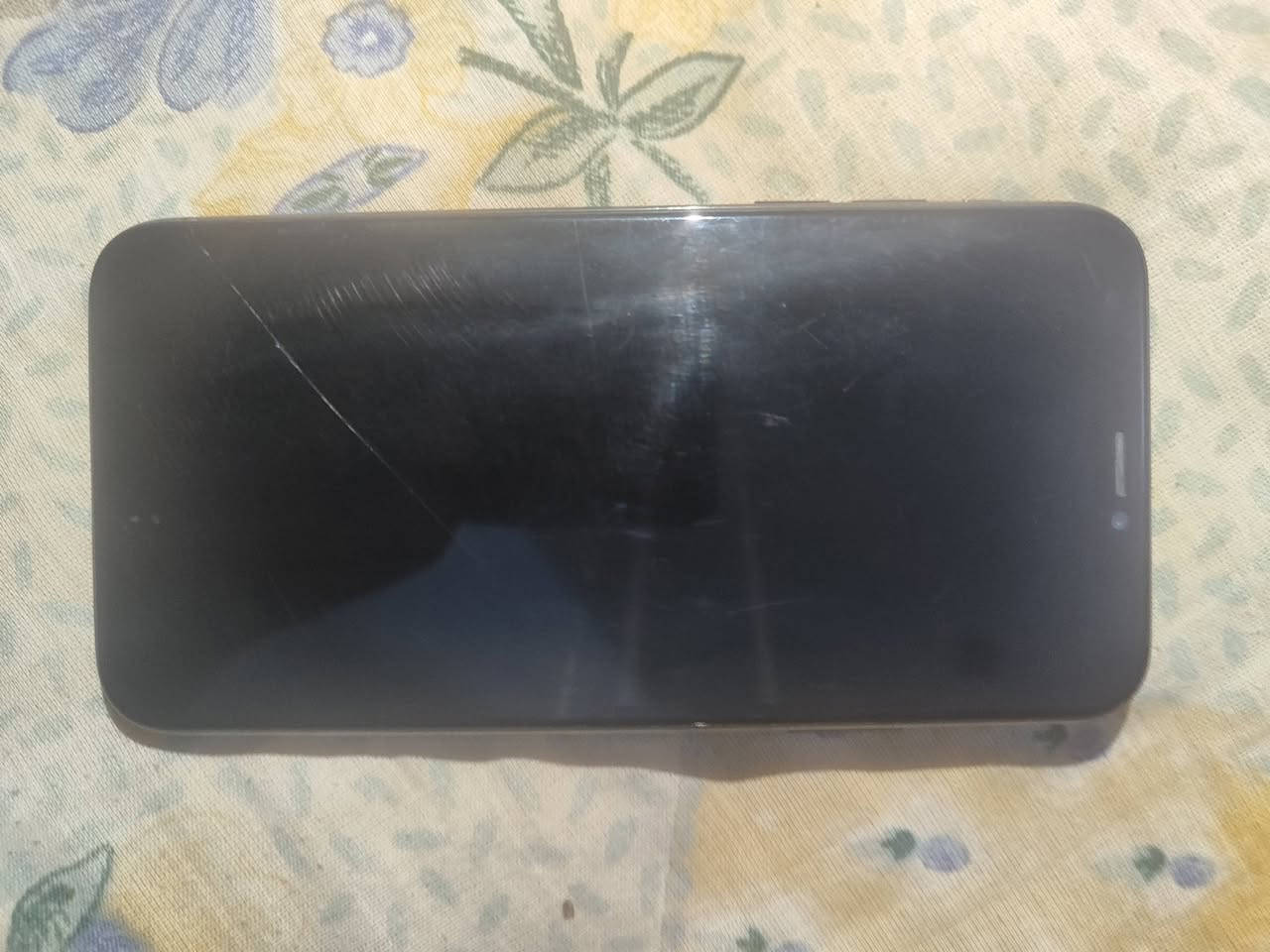 السلام عليكم
ايفون اكس ذاكره 256 بطاريه مبدله 100 
مبدل شاشه وبيها كسر فيس ايدي متوقف 
كاميرات كله شغال الجهاز
العنوان الديوانيه الحمزه الشرقي 
الرقم ***********
السعر 100 وبي مجال
