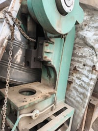 للبيع مجموعة مكائن بريسات سنتريك مختلف الاحجام و ماكنات لحيم شريطيه و ...