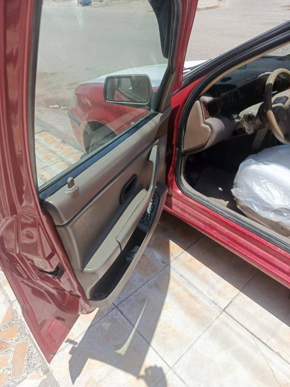 للبيع سمند موديل ١٢سياره بيه هلال اربع اصابع تخم تاير جديد حداديه كهرباياته كله شغاله للاستفسار ***********
