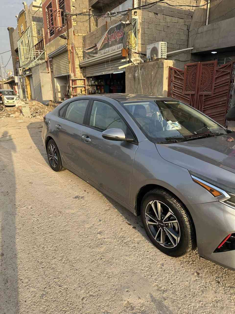 السلام عليكم كيه فورتي مديل 2024 أمريكي مكينه 2000سياره خير من الله ماشيه 14 الف يعني زيرو قياده ذاتيه حدث موجود مل منشور السعر 155 ترهم قصد او نقد بس مقدمه زينه واني حاضر بكان الشعب ***********
