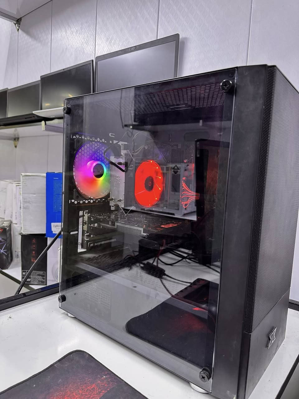 تحية طيبة شبابنا وحبايبنا 
تجميعة مرتبة تشغلك اغلب الالعاب 
اغلب القطع جدد 
I5 9400f
Gtx1050ti inno3d
RAM 16 3200 جديد
Asus H310 prime
ssd128-HDD50
Cpu cooler rgb 
‏P.S500W+80PLUS DEEPCOOL
CASE 3FAN 
السعر ٣٥٠ الف 
متوفر توصيل لكافة المحافظات 
عنوان المكتب - كوت المشروع شارع الحاسبات مكتب mega 
***********
