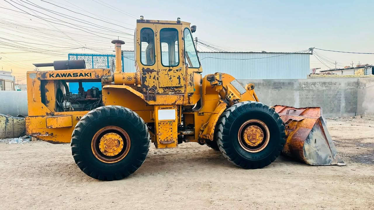 شفل 70 للبيع موديل 81 محرك بي جديد تخم تاير 80 رقم ميسان تحويل مباشر كير تركم كله شركه شرط شغل عنون بغداد. ***********.   ***********
