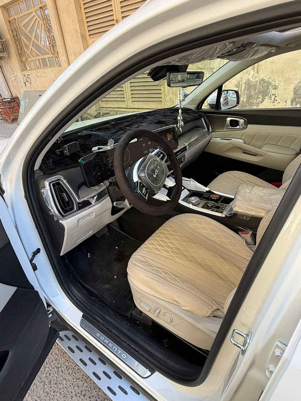 سورنتوللبيع موديل 2025 فول مواصفات دبل كامرا بنوراما ويل 20داتاشو مغلفه جلد بردات دوس بلادي كفاله عامه للاستفسار***********
