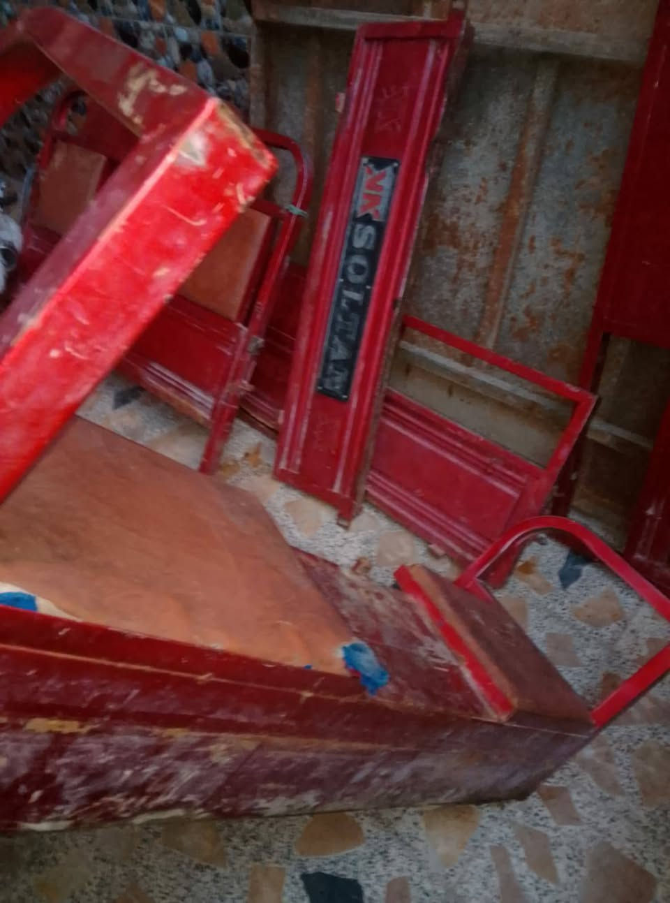 بدي ستوته كامل 2021 السعر400 للاستفسار الاتصال على الرقم ***********
