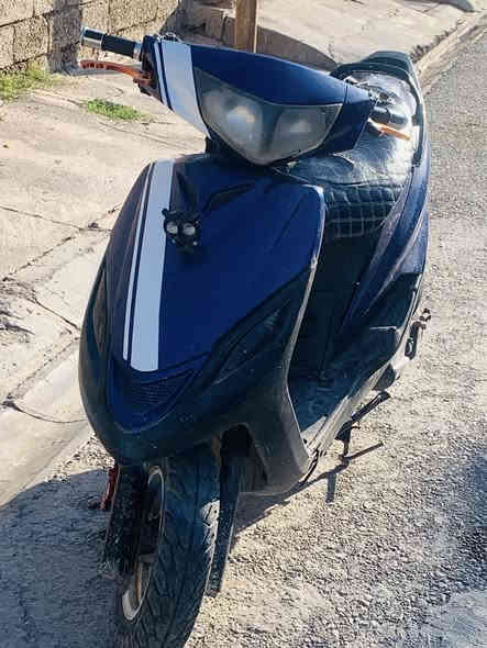 ماكس VS ياباني 

اي عيب ما بي 

سلف هندر كهربائيات كامل شغال 

محرك لا صرف ولا بخار كفرات اي عيب ما بيهم 

سرعه ومعدل شرط سعر ٣٥٠ بي مجال حك الجيه 

أو مراوس شعندك نزل 

رقم ***********
