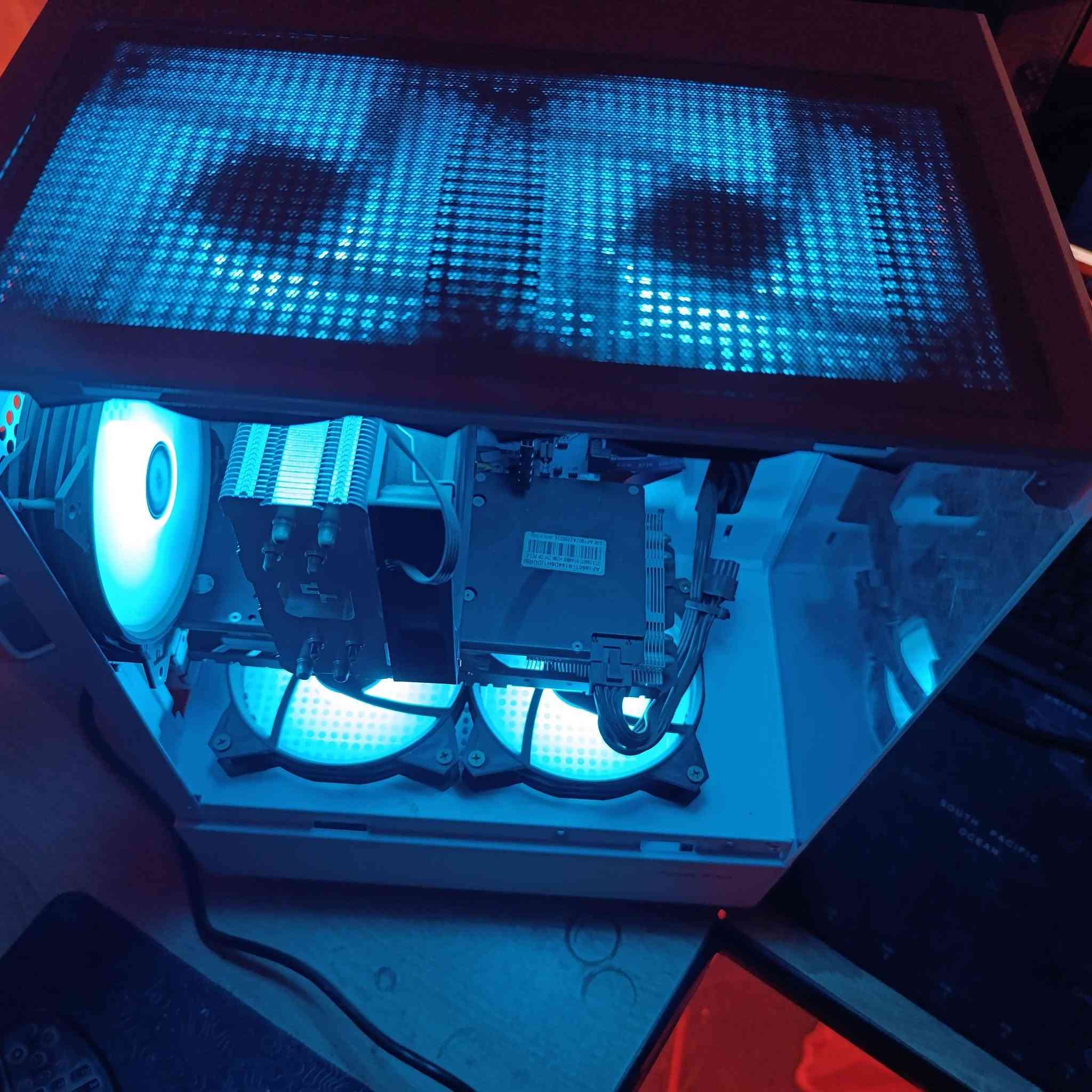 السلام عليكم
تجميعة اقتصادية للبيع 
المواصفات 
M.b b450 
Cpu r5 3400g 
Ram 8gb 
Cpu  cooler deepcool ag 400 
Gpu gtx 1660 ti 
Ssd 256 gb 
M.2 512 gb 
Psu segotep 700w 
Case white 5 fan rgb

مع ماوس وكيبورد وايرلس ماركة ريد ثندر 
واغلب كراتين القطع موجودة والحاسبة استخدام كلش قليل 

ملاحظة جامة الكيس الامامية مكسورة واوحدة من الفانات تشتغل اظائة بس ما تفتر 

السعر ٥٠٠ الف


**إذا كنت صاحب هذا الإعلان وتريد حذفه لأي سبب، رجاءا أرسل رسالة إلى الدعم الفني**