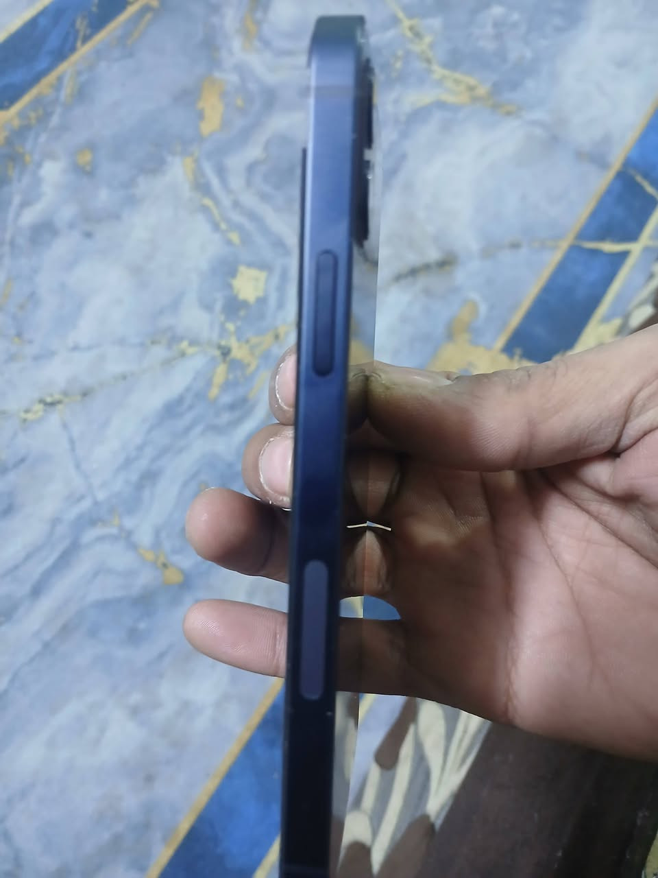 السلام عليكم ايفون 12عادي للبيع السعر ٣٧٥ وبي مجال اصلي ما داخل صيانه ابد بطاريه 83  رقم الهاتف ***********
