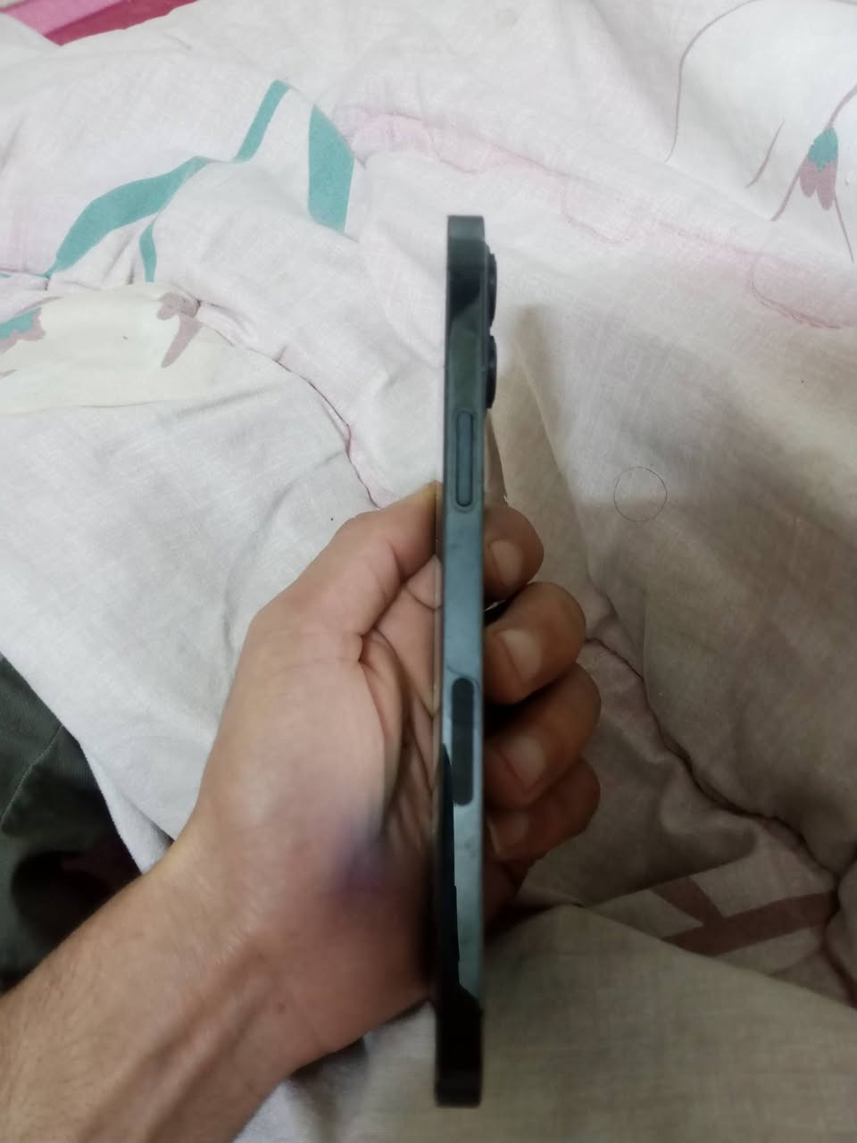 سلام عليكم ايفون 12برو ماكس للبيع جهاز مبدل بي شاشه اصليه احسن شاشه موجوده بطاريه 78 شحنه كلش زين جهاز كلش نضيف كلشي شغال بي او مراوس بجهاز ثاني مكاني بغداد هذا رقمي *********** السعر 375 بي مجال بسيط جهاز ملحقاته كارتونه فقط
