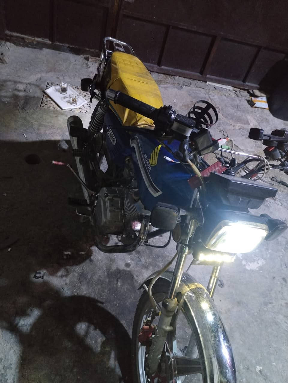 سونك موديل 23بيها مكينه شاد ٢٤دراجه كفاله نقص بس شاشه غسلتها وحتركت تايرات جدد قبل سوع شادهن دسك بنز كله جديد مكينه ب جيس دراجه ما مغسوله أوراق كامله البيع سعر ٥٥٠بيها مجال حك الجيه مكان الأمين ثانيه


**إذا كنت صاحب هذا الإعلان وتريد حذفه لأي سبب، رجاءا أرسل رسالة إلى الدعم الفني**