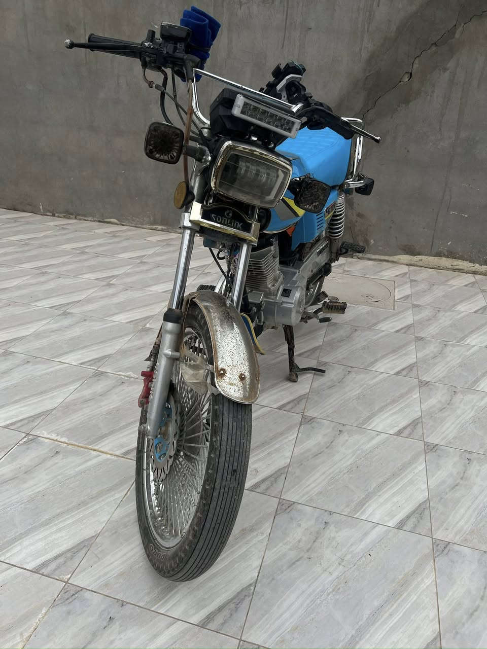 السلام عليكم
دراجه سونك موديل 2024 

دراجه ما بيها نقص 

عدى بس الاشاره الخلفيه 

السعر 650 وبيها مجال 
اي استفسار  ***********
